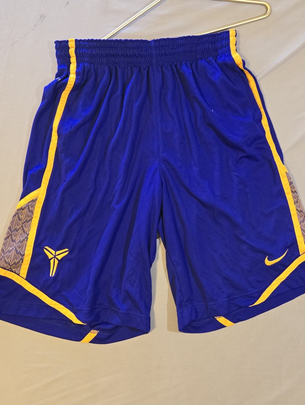 Nike Kobe Bryant Basketball Shorts Mens XXL Purple Gold Lakers Mamba Dri-Fit